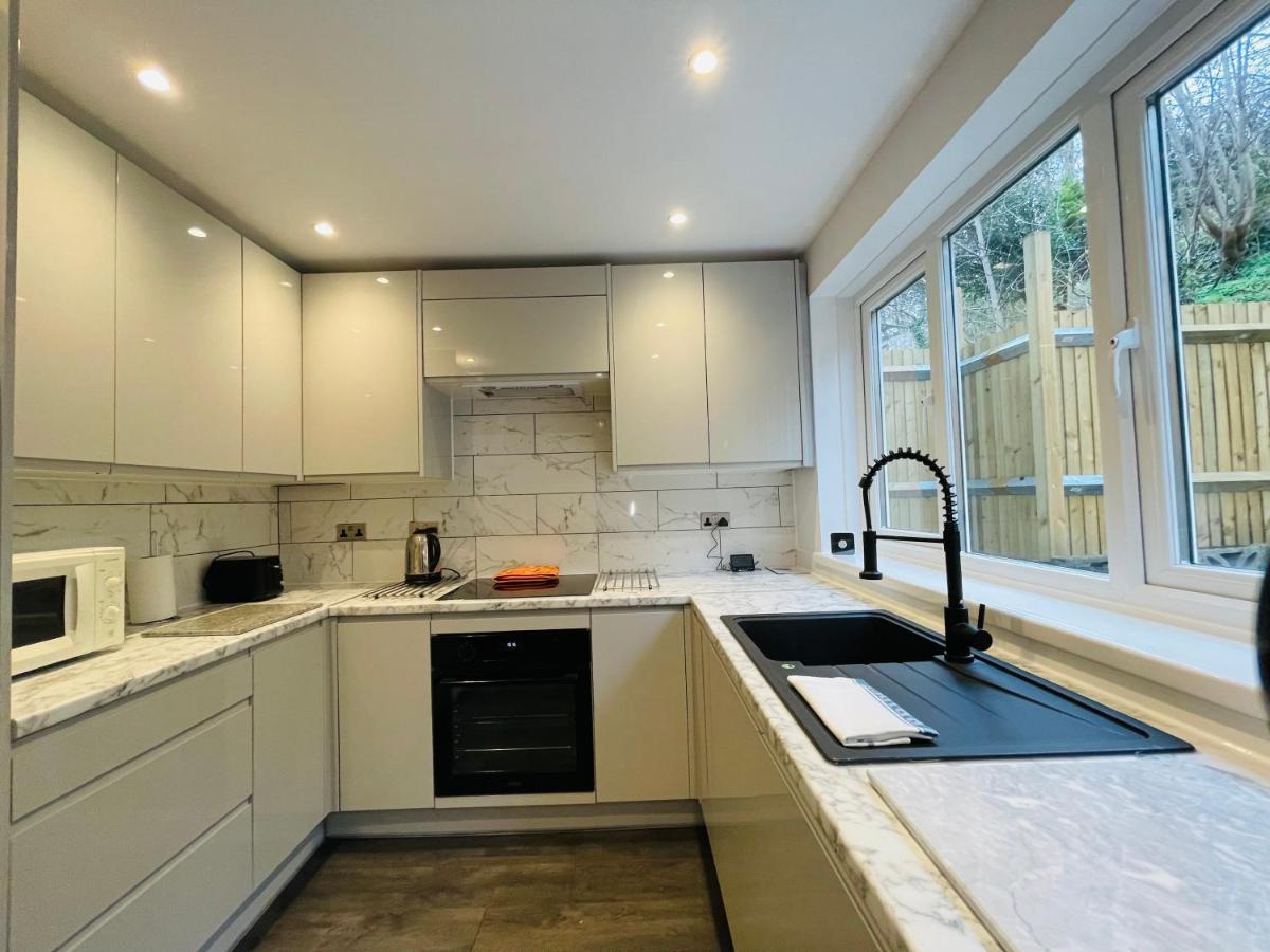 Casa de férias Cheerful 5-bedroom With Free Parking Bristol
