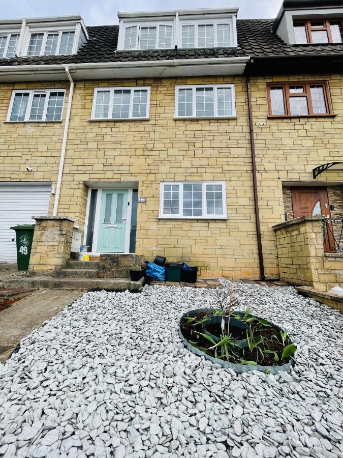 Casa de férias Cheerful 5-bedroom With Free Parking Bristol