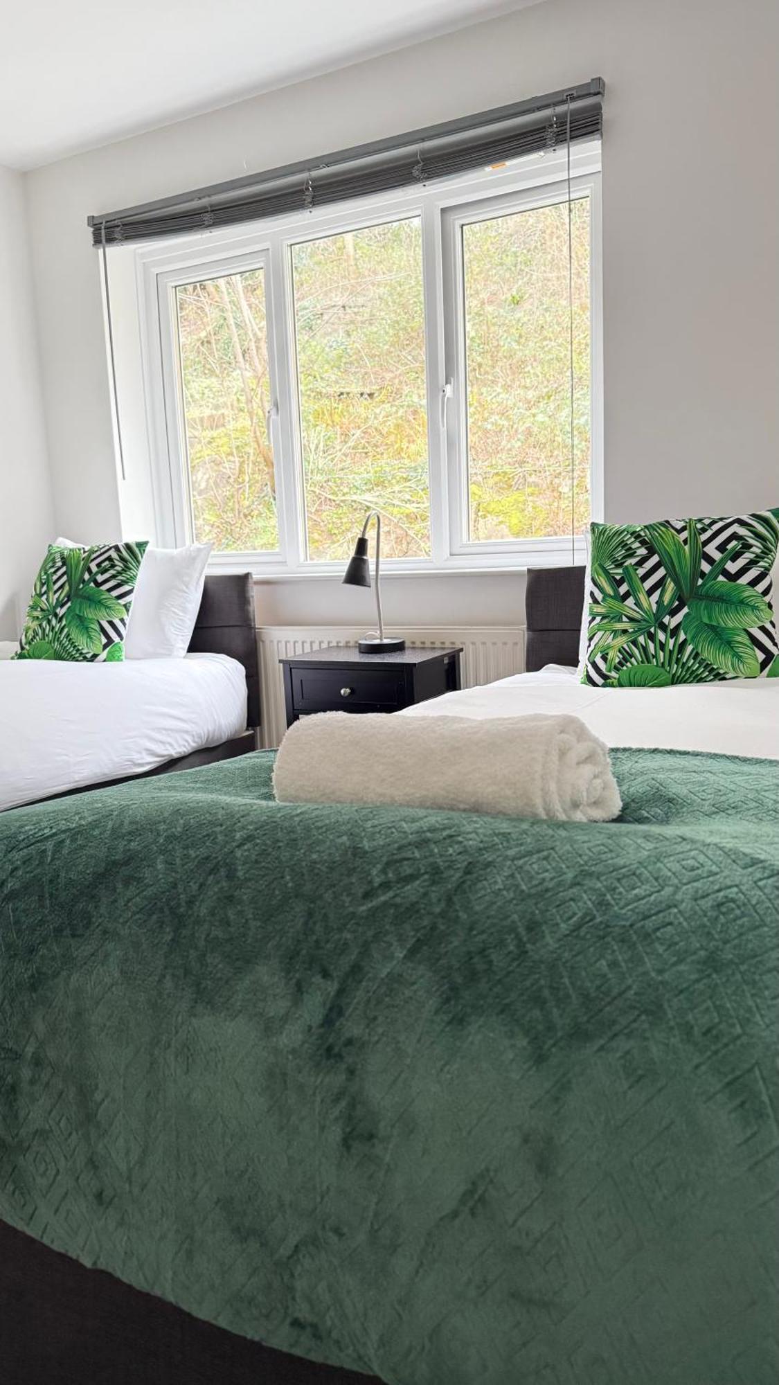 Cheerful 5-bedroom With Free Parking * Bristol